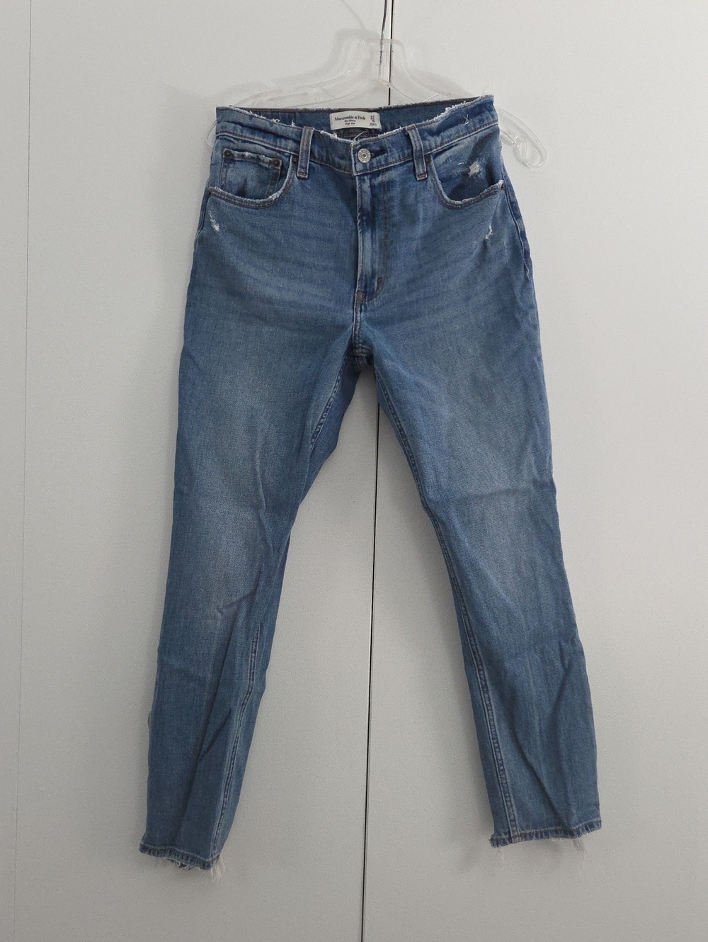 Abercrombie & Fitch Distressed Cropped Jeans